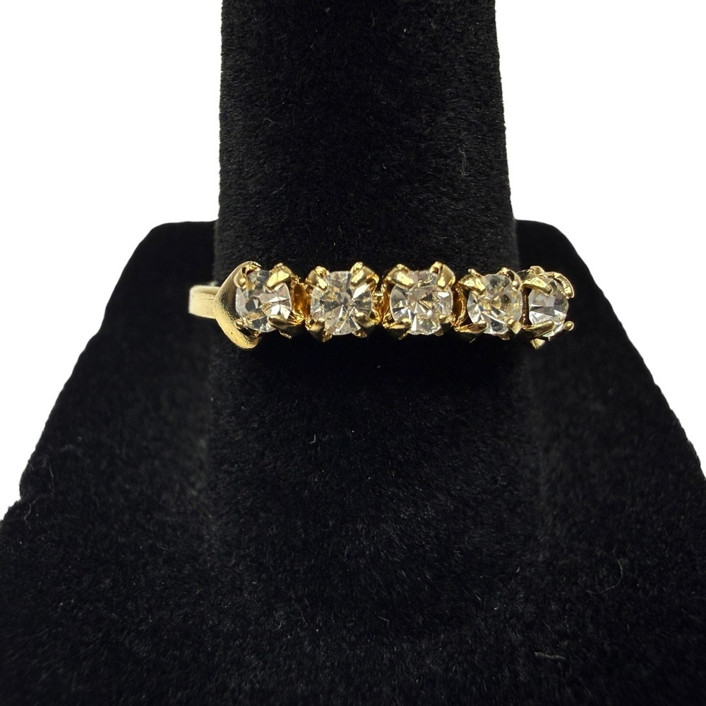 Elegant 5-Stone Anniversary Ring Gold Tone Clear Gemstones Heart Accent Size 8
